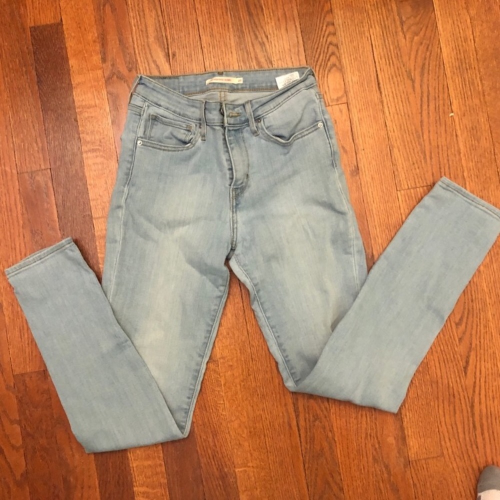 High waisted Levi’s denim jeans